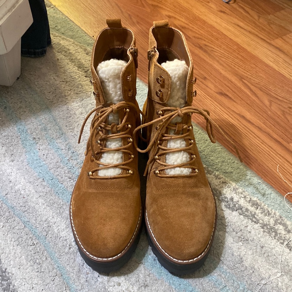 Brown cozy boots with strings